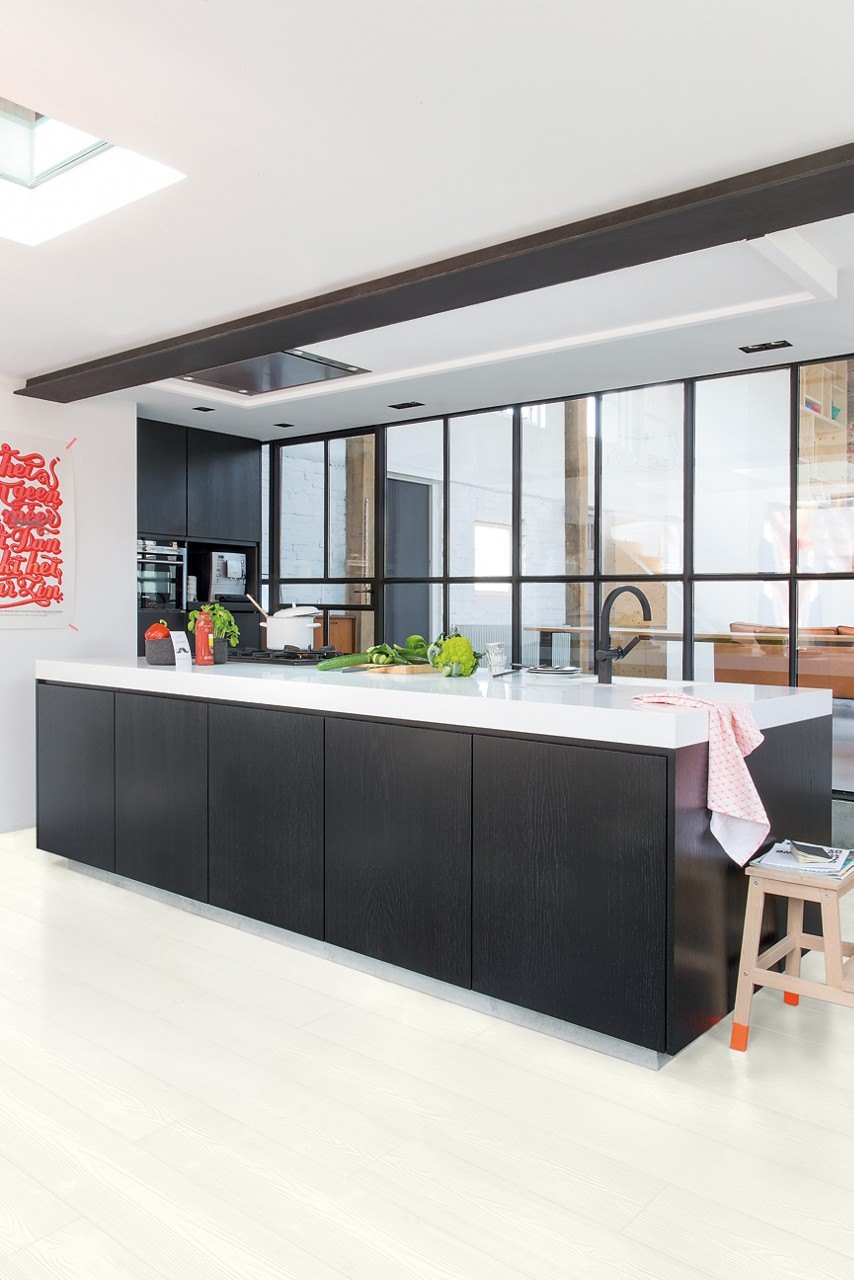 Quick-Step laminaatvloer in een keukeninterieur